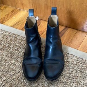 Everlane Chelsea Boots